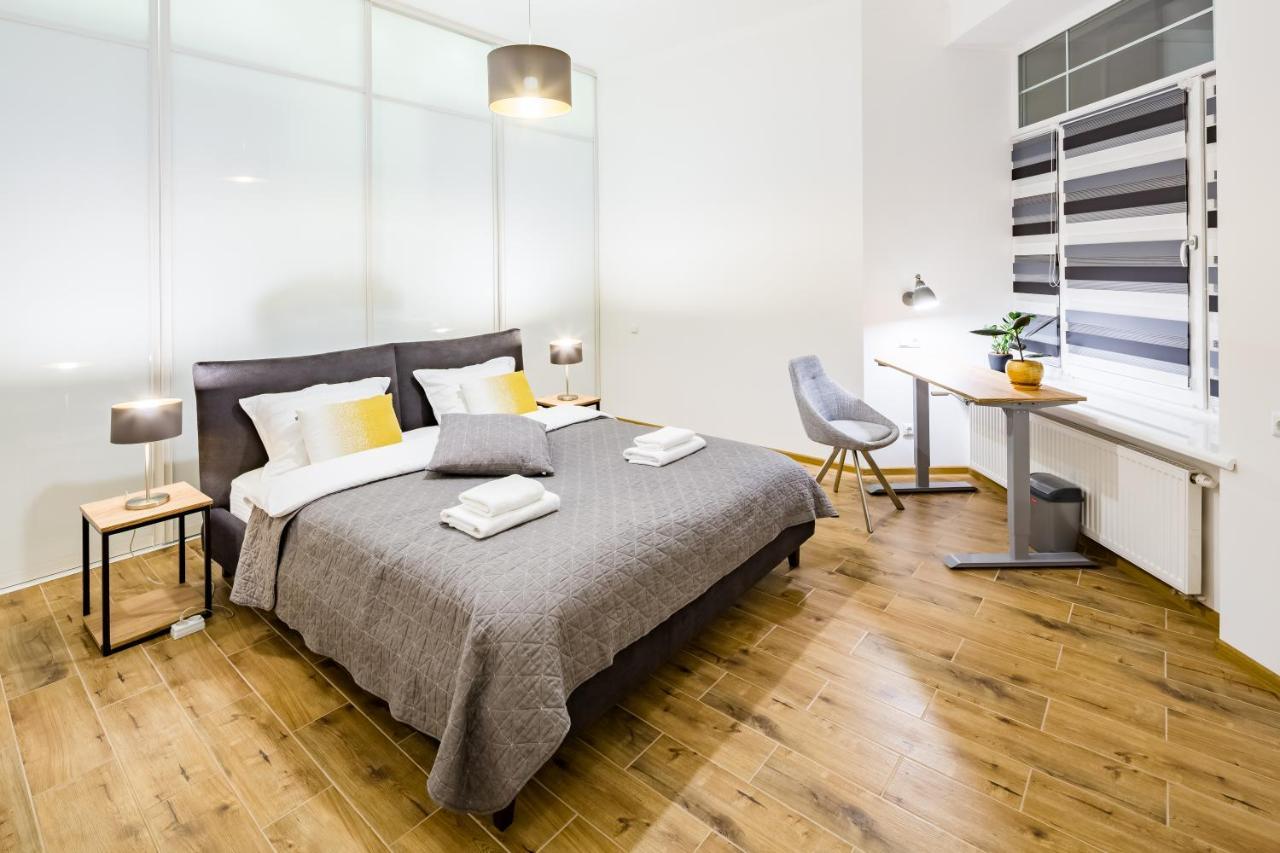 New Large 2 Bedroom In Lviv Historic Centre Экстерьер фото
