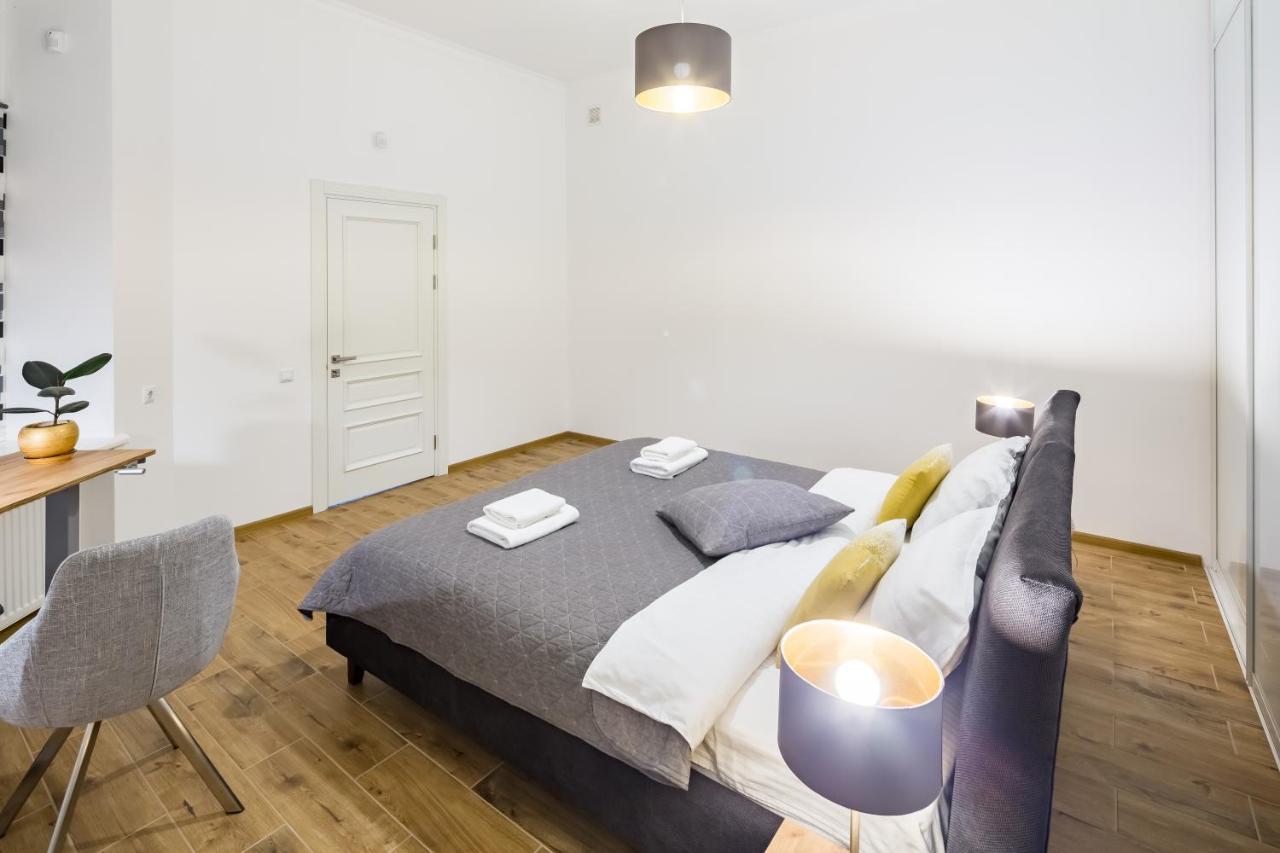 New Large 2 Bedroom In Lviv Historic Centre Экстерьер фото
