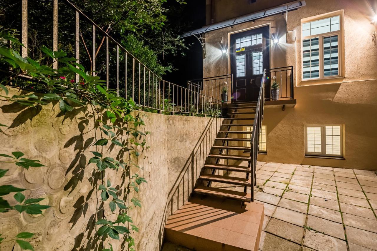 New Large 2 Bedroom In Lviv Historic Centre Экстерьер фото
